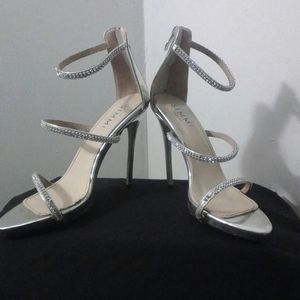 Size 5 simmi London silver  sandals